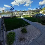 Harmony - Balcony And Free Secure Garage Apartamento *