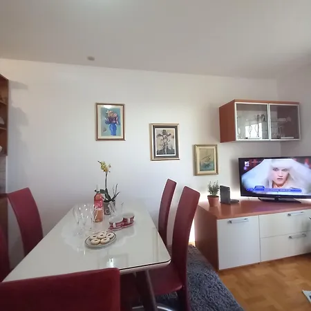 Apartment Harmony - Pleasant And Comfortable Place With A Balcony And A Secured Garage