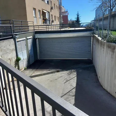 Harmony - Balcony And Free Secure Garage 公寓 *