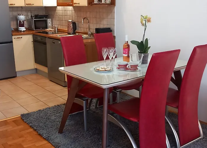 Apartment Harmony - Pleasant And Comfortable Place With A Balcony And A Secured Garage Split