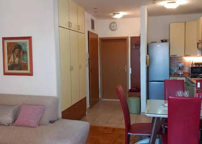 Harmony - Pleasant And Comfortable Place With A Balcony And A Secured Garage Apartment *