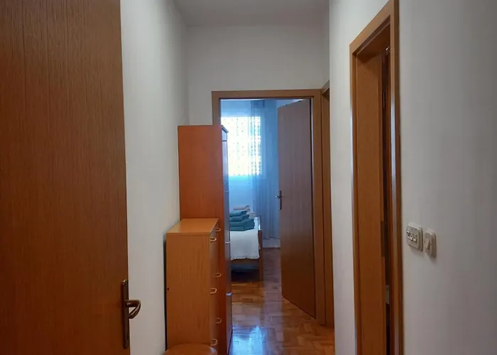 Apartment Harmony - Pleasant And Comfortable Place With A Balcony And A Secured Garage Split