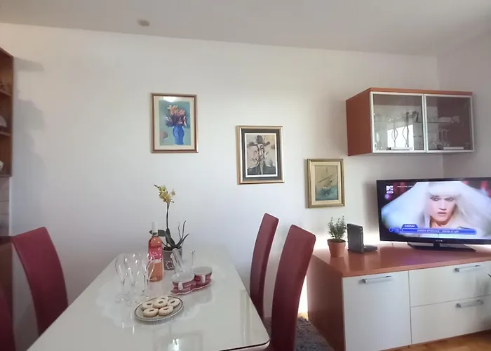 Apartment Harmony - Pleasant And Comfortable Place With A Balcony And A Secured Garage