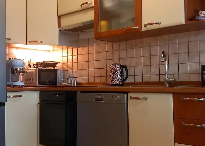 Harmony - Pleasant And Comfortable Place With A Balcony And A Secured Garage Apartment Split