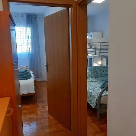 Harmony - Pleasant And Comfortable Place With A Balcony And A Secured Garage * 스플리트